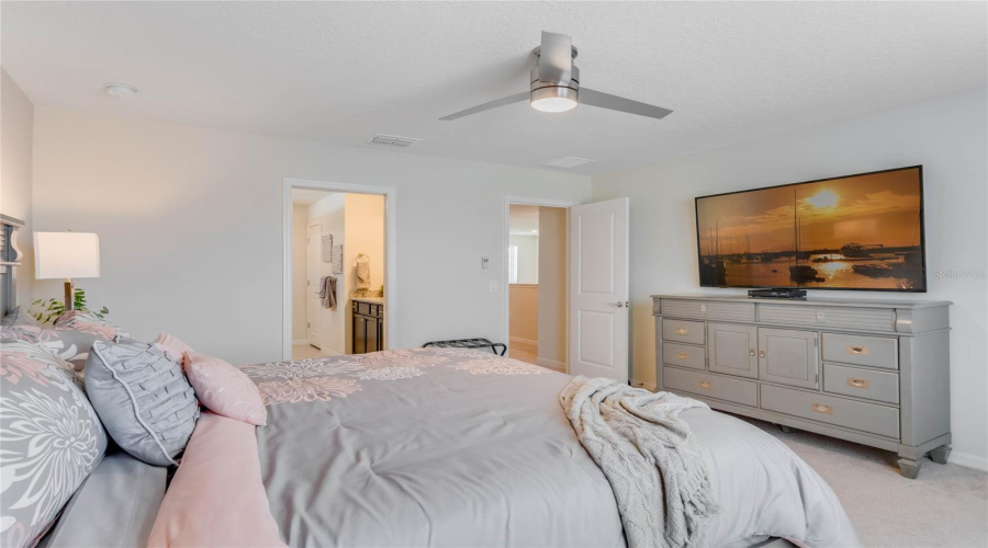 DAVENPORT, Florida 33897, 5 Bedrooms Bedrooms, ,4 BathroomsBathrooms,Residential,For Sale,ALOHA,0,MFRO6346444