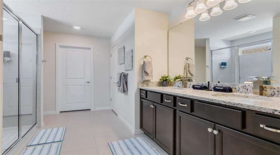 DAVENPORT, Florida 33897, 5 Bedrooms Bedrooms, ,4 BathroomsBathrooms,Residential,For Sale,ALOHA,0,MFRO6346444