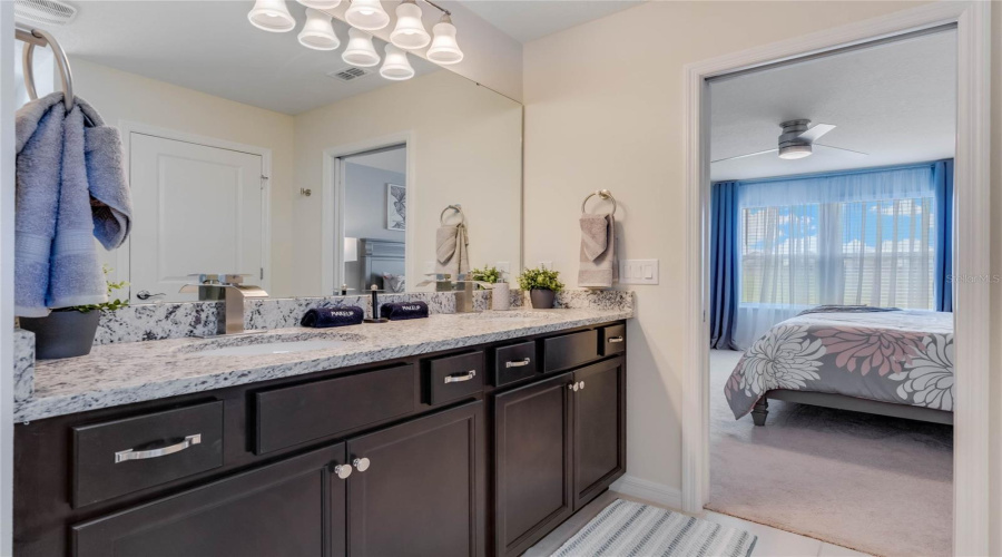 DAVENPORT, Florida 33897, 5 Bedrooms Bedrooms, ,4 BathroomsBathrooms,Residential,For Sale,ALOHA,0,MFRO6346444