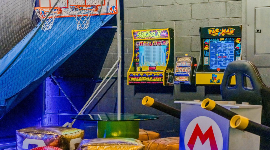 DAVENPORT, Florida 33897, 5 Bedrooms Bedrooms, ,4 BathroomsBathrooms,Residential,For Sale,ALOHA,0,MFRO6346444