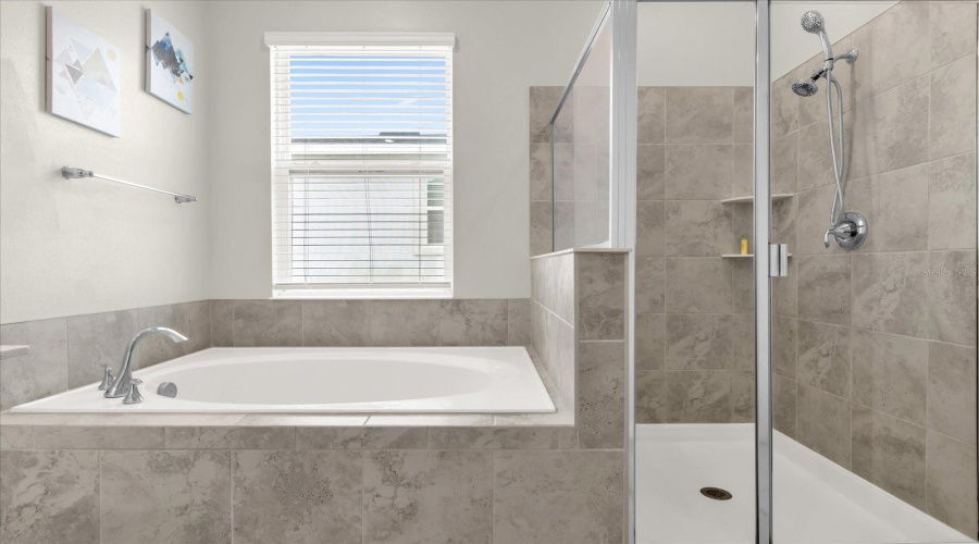 DAVENPORT, Florida 33896, 3 Bedrooms Bedrooms, ,2 BathroomsBathrooms,Residential,For Sale,OCEAN COURSE,0,MFRO6344830