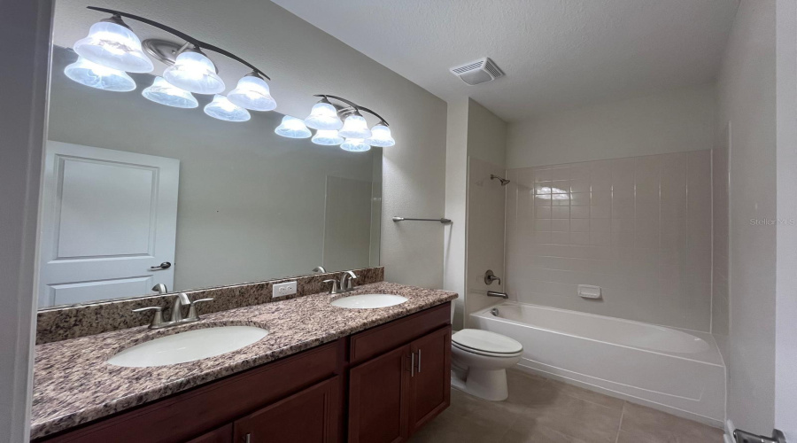 DAVENPORT, Florida 33896, 4 Bedrooms Bedrooms, ,3 BathroomsBathrooms,Residential,For Sale,CLUBMAN,0,MFRO6346607
