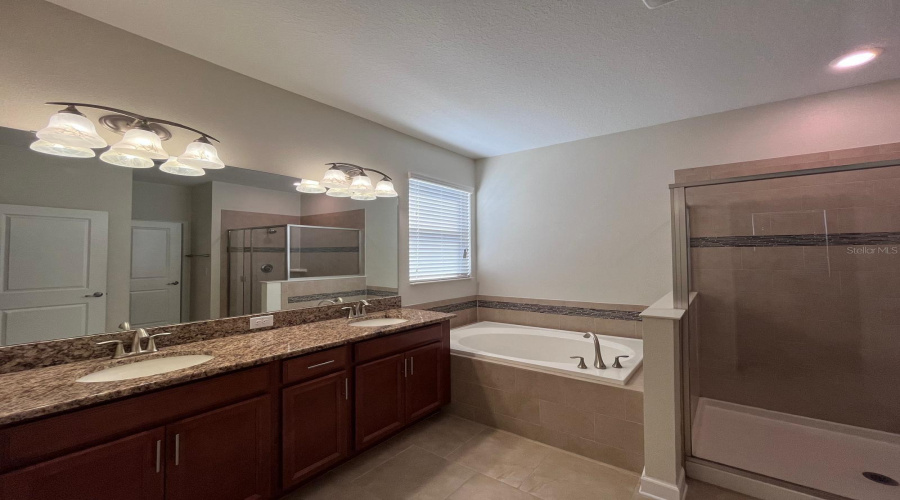 DAVENPORT, Florida 33896, 4 Bedrooms Bedrooms, ,3 BathroomsBathrooms,Residential,For Sale,CLUBMAN,0,MFRO6346607