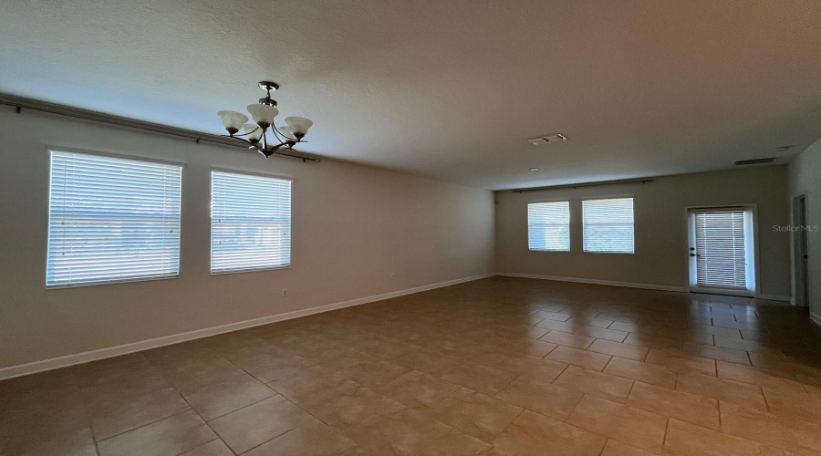 DAVENPORT, Florida 33896, 4 Bedrooms Bedrooms, ,3 BathroomsBathrooms,Residential,For Sale,CLUBMAN,0,MFRO6346607