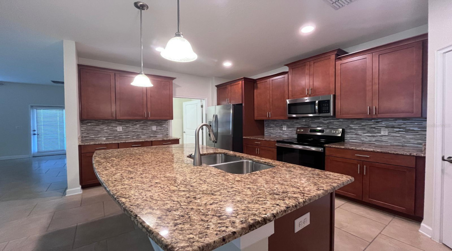 DAVENPORT, Florida 33896, 4 Bedrooms Bedrooms, ,3 BathroomsBathrooms,Residential,For Sale,CLUBMAN,0,MFRO6346607