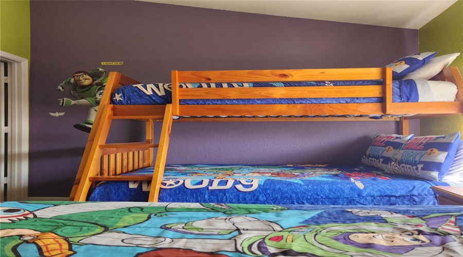 Toy Story room bath