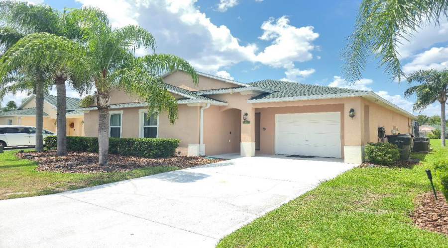 DAVENPORT, Florida 33896, 3 Bedrooms Bedrooms, ,3 BathroomsBathrooms,Residential,For Sale,RESERVE,0,MFRO6342778