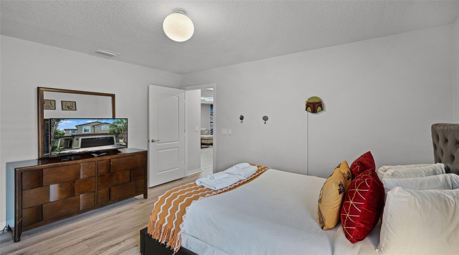 KISSIMMEE, Florida 34747, 6 Bedrooms Bedrooms, ,4 BathroomsBathrooms,Residential,For Sale,RHODES,0,MFRS5128935