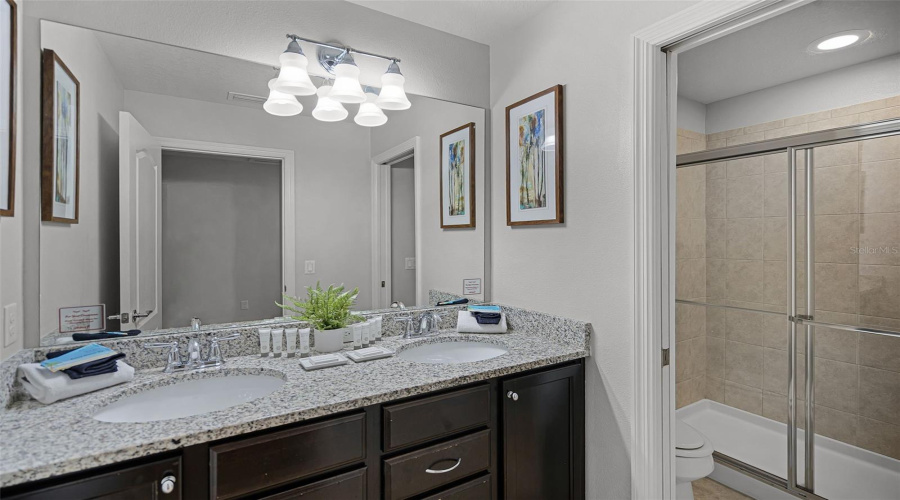 KISSIMMEE, Florida 34747, 6 Bedrooms Bedrooms, ,4 BathroomsBathrooms,Residential,For Sale,RHODES,0,MFRS5128935