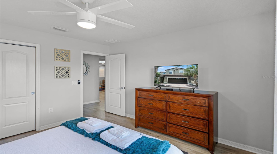 KISSIMMEE, Florida 34747, 6 Bedrooms Bedrooms, ,4 BathroomsBathrooms,Residential,For Sale,RHODES,0,MFRS5128935