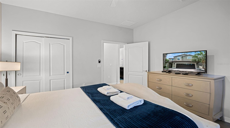 KISSIMMEE, Florida 34747, 6 Bedrooms Bedrooms, ,4 BathroomsBathrooms,Residential,For Sale,RHODES,0,MFRS5128935