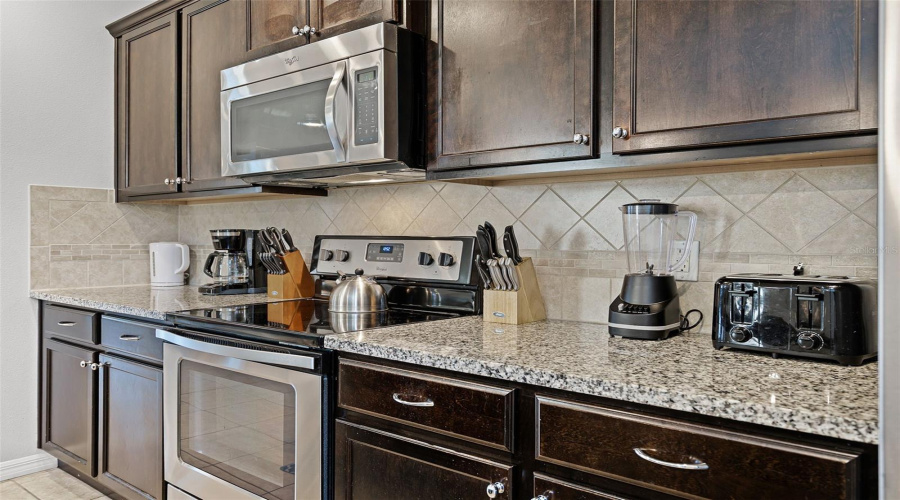 KISSIMMEE, Florida 34747, 6 Bedrooms Bedrooms, ,4 BathroomsBathrooms,Residential,For Sale,RHODES,0,MFRS5128935
