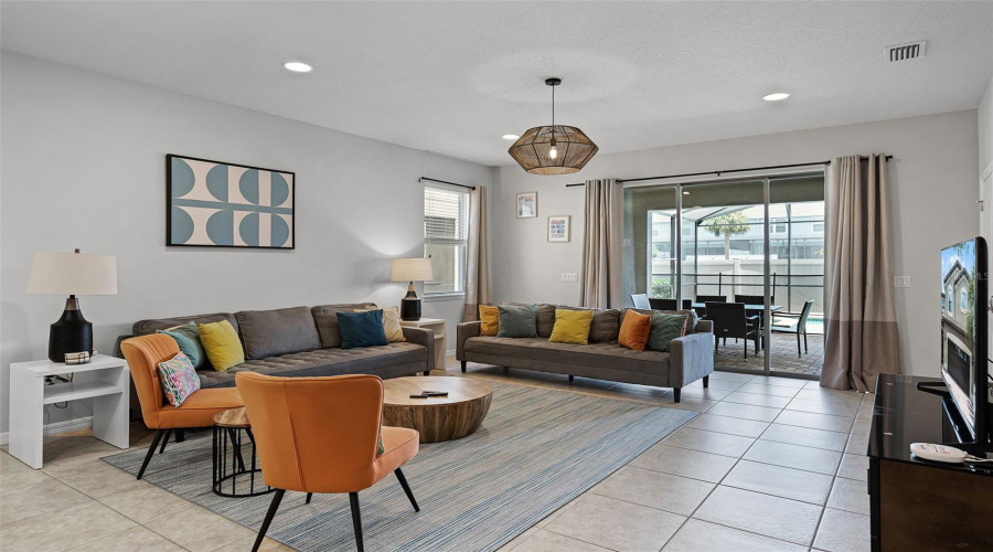 KISSIMMEE, Florida 34747, 6 Bedrooms Bedrooms, ,4 BathroomsBathrooms,Residential,For Sale,RHODES,0,MFRS5128935