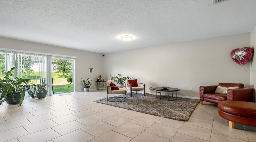 DAVENPORT, Florida 33897, 4 Bedrooms Bedrooms, ,3 BathroomsBathrooms,Residential,For Sale,OGELTHORPE,0,MFRS5134820
