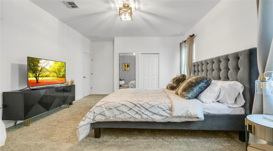 DAVENPORT, Florida 33896, 8 Bedrooms Bedrooms, ,5 BathroomsBathrooms,Residential,For Sale,DROP,0,MFRTB8430716