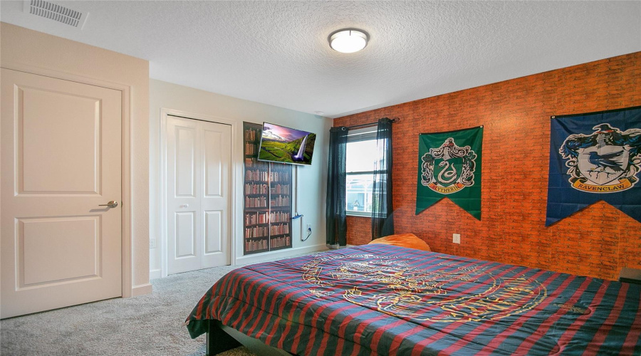 DAVENPORT, Florida 33896, 8 Bedrooms Bedrooms, ,5 BathroomsBathrooms,Residential,For Sale,DROP,0,MFRTB8430716