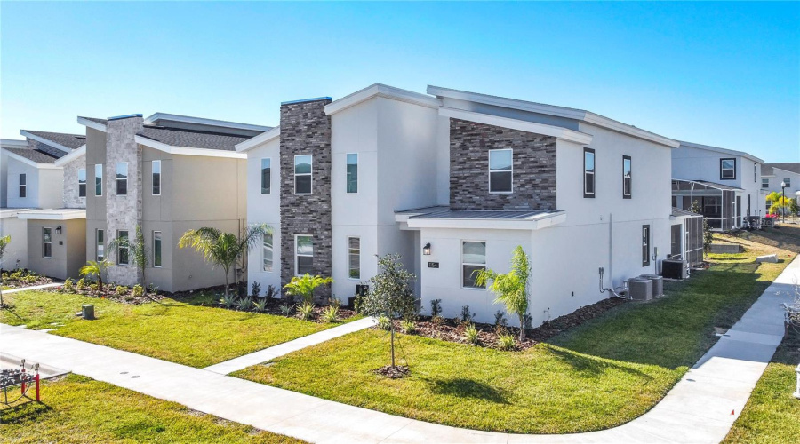 DAVENPORT, Florida 33896, 8 Bedrooms Bedrooms, ,5 BathroomsBathrooms,Residential,For Sale,DROP,0,MFRTB8430716