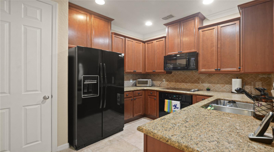 ORLANDO, Florida 32836, 4 Bedrooms Bedrooms, ,3 BathroomsBathrooms,Residential,For Sale,DELLA SCALA,0,MFRO6346693