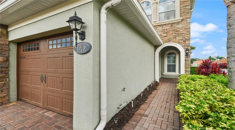 ORLANDO, Florida 32836, 4 Bedrooms Bedrooms, ,3 BathroomsBathrooms,Residential,For Sale,DELLA SCALA,0,MFRO6346693