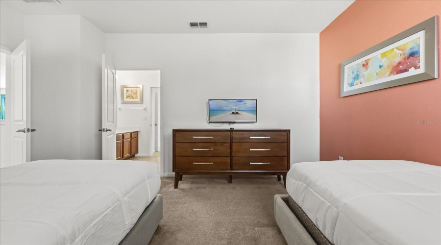 KISSIMMEE, Florida 34746, 6 Bedrooms Bedrooms, ,4 BathroomsBathrooms,Residential,For Sale,BALLO,0,MFRO6346506