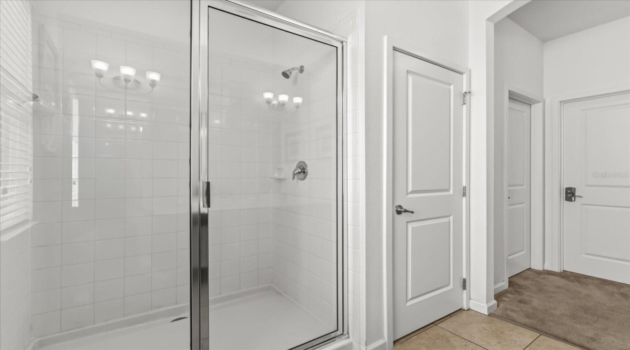 KISSIMMEE, Florida 34746, 6 Bedrooms Bedrooms, ,4 BathroomsBathrooms,Residential,For Sale,BALLO,0,MFRO6346506