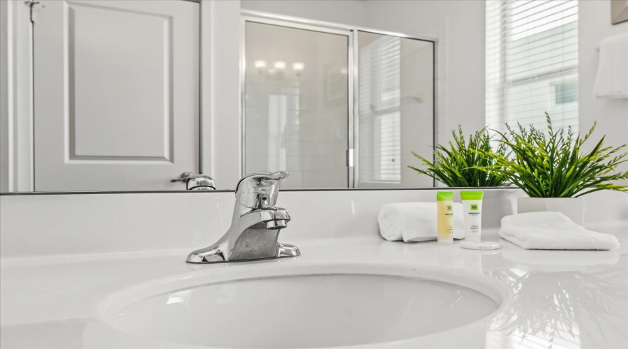 KISSIMMEE, Florida 34746, 6 Bedrooms Bedrooms, ,4 BathroomsBathrooms,Residential,For Sale,BALLO,0,MFRO6346506