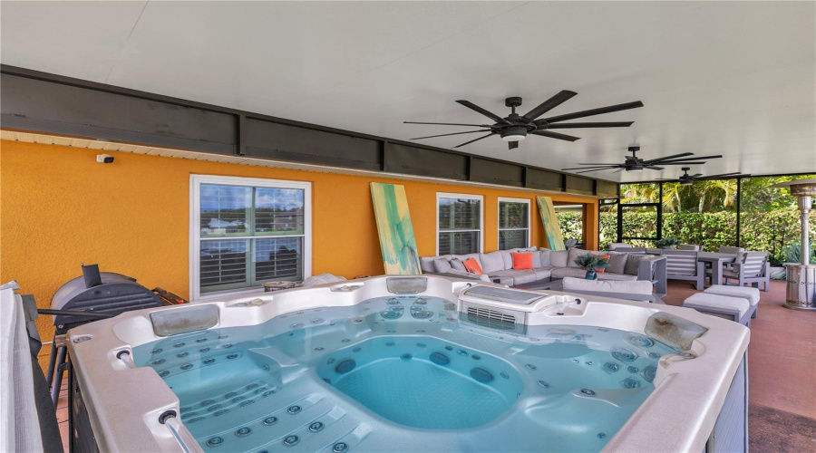 Back Screened & Covered Patio