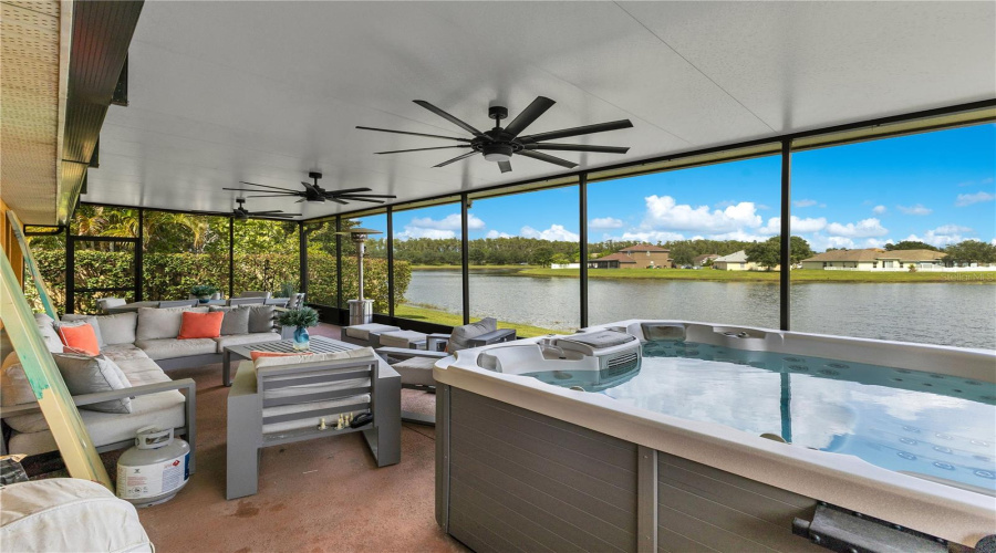 Back Screened & Covered Patio