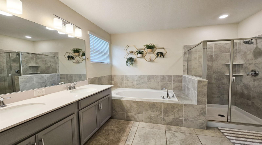 KISSIMMEE, Florida 34746, 3 Bedrooms Bedrooms, ,2 BathroomsBathrooms,Residential,For Sale,TRIBUTE,0,MFRO6346591