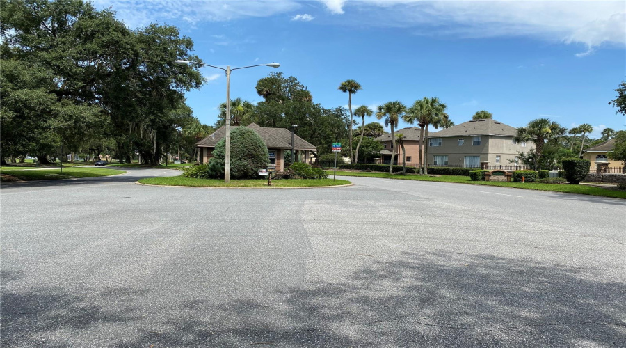 KISSIMMEE, Florida 34746, 4 Bedrooms Bedrooms, ,2 BathroomsBathrooms,Residential,For Sale,THE OAKS,0,MFRR4909469