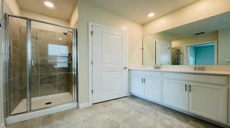 DAVENPORT, Florida 33896, 3 Bedrooms Bedrooms, ,2 BathroomsBathrooms,Residential,For Sale,DROP,0,MFRO6345315