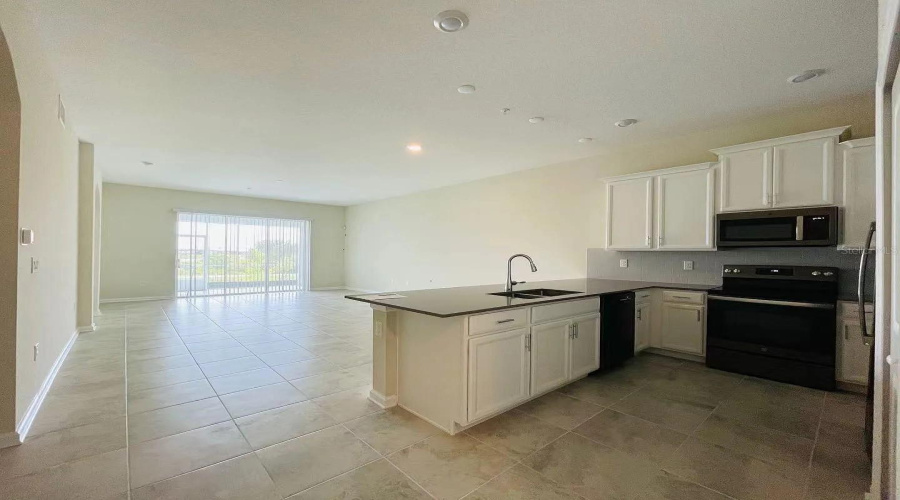 DAVENPORT, Florida 33896, 3 Bedrooms Bedrooms, ,2 BathroomsBathrooms,Residential,For Sale,DROP,0,MFRO6345315