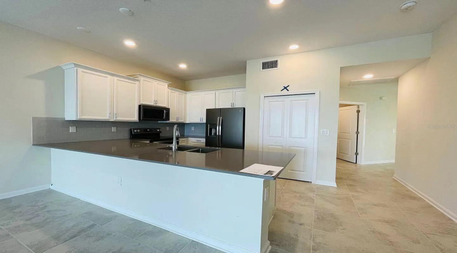 DAVENPORT, Florida 33896, 3 Bedrooms Bedrooms, ,2 BathroomsBathrooms,Residential,For Sale,DROP,0,MFRO6345315