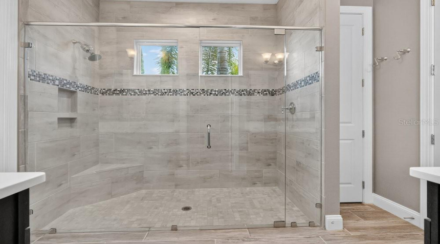 ORLANDO, Florida 32836, 4 Bedrooms Bedrooms, ,3 BathroomsBathrooms,Residential,For Sale,ROYAL CYPRESS,0,MFRS5128082