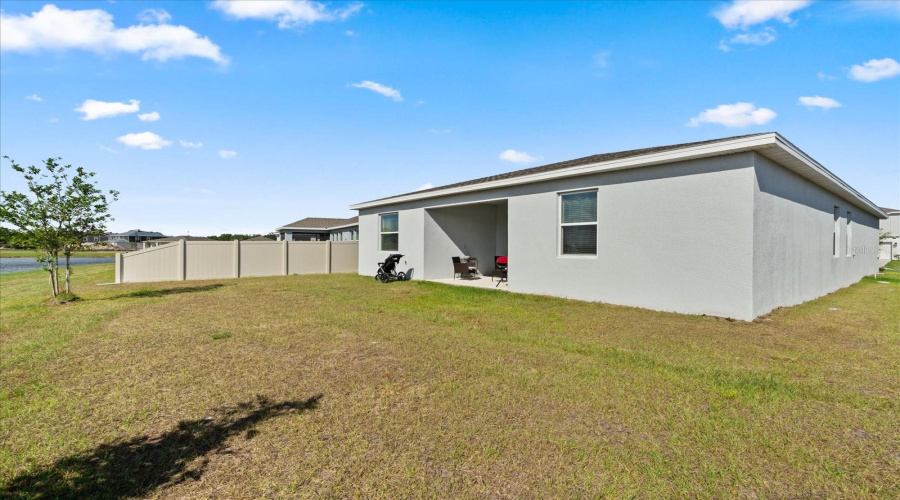 KISSIMMEE, Florida 34746, 3 Bedrooms Bedrooms, ,2 BathroomsBathrooms,Residential,For Sale,MERRYBELLS DR,0,MFRS5135364