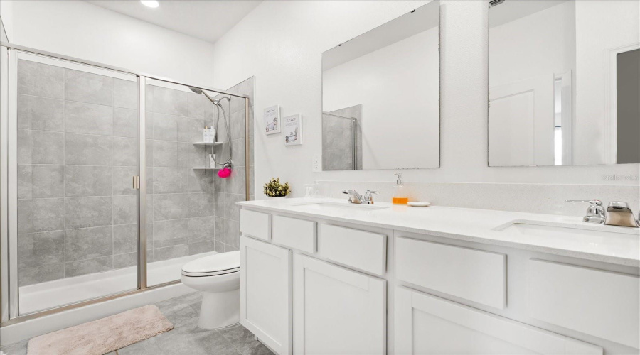 KISSIMMEE, Florida 34746, 3 Bedrooms Bedrooms, ,2 BathroomsBathrooms,Residential,For Sale,MERRYBELLS DR,0,MFRS5135364