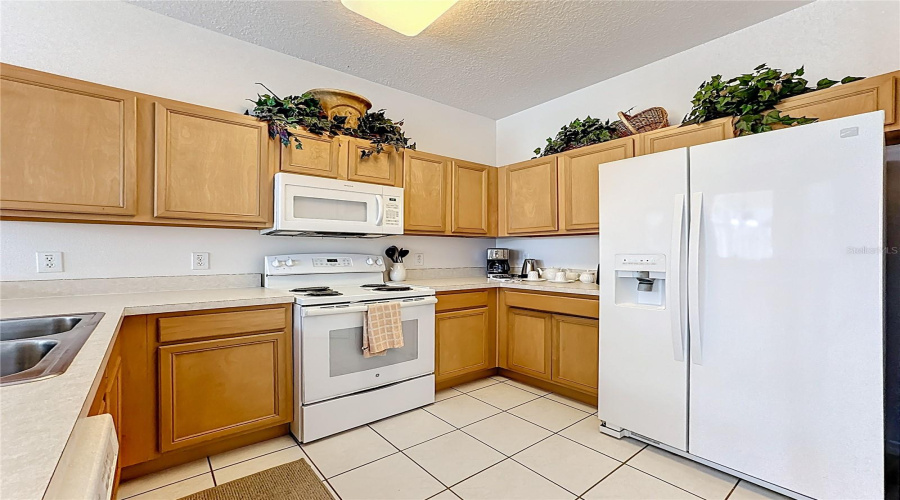 DAVENPORT, Florida 33897, 5 Bedrooms Bedrooms, ,5 BathroomsBathrooms,Residential,For Sale,TUPELO,0,MFRG5102480