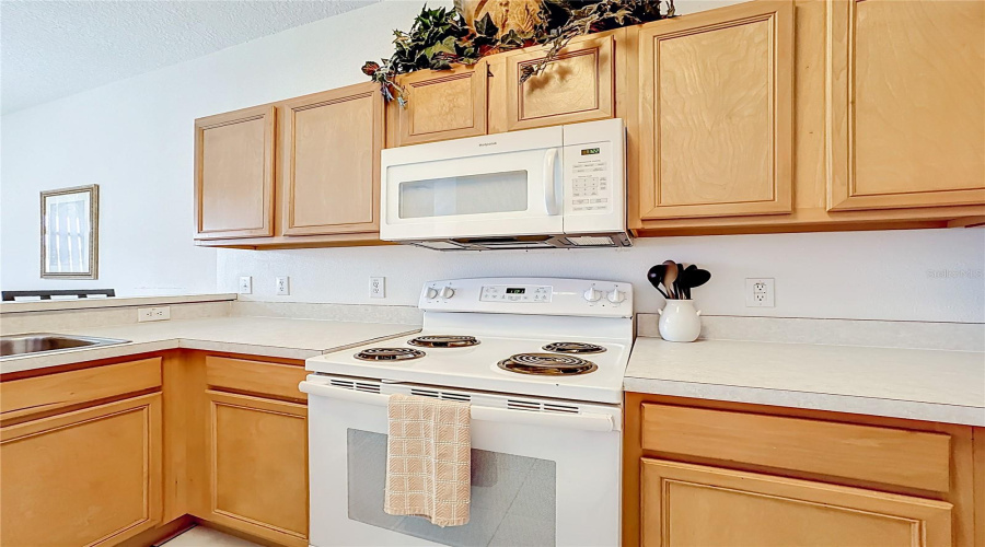 DAVENPORT, Florida 33897, 5 Bedrooms Bedrooms, ,5 BathroomsBathrooms,Residential,For Sale,TUPELO,0,MFRG5102480