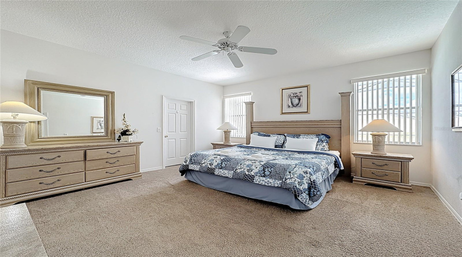 DAVENPORT, Florida 33897, 5 Bedrooms Bedrooms, ,5 BathroomsBathrooms,Residential,For Sale,TUPELO,0,MFRG5102480