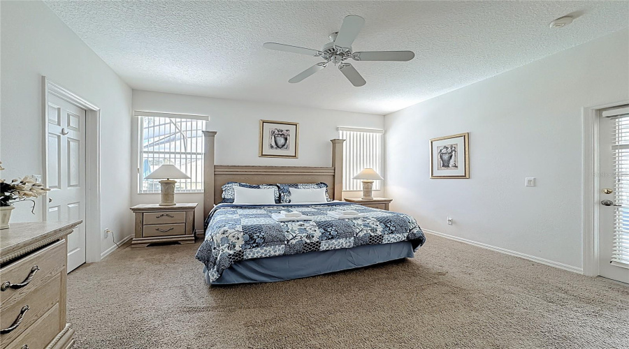 DAVENPORT, Florida 33897, 5 Bedrooms Bedrooms, ,5 BathroomsBathrooms,Residential,For Sale,TUPELO,0,MFRG5102480