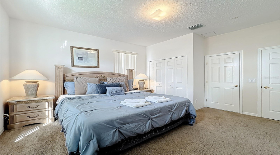 DAVENPORT, Florida 33897, 5 Bedrooms Bedrooms, ,5 BathroomsBathrooms,Residential,For Sale,TUPELO,0,MFRG5102480