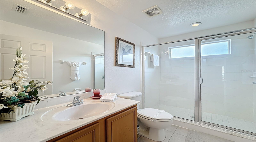 DAVENPORT, Florida 33897, 5 Bedrooms Bedrooms, ,5 BathroomsBathrooms,Residential,For Sale,TUPELO,0,MFRG5102480