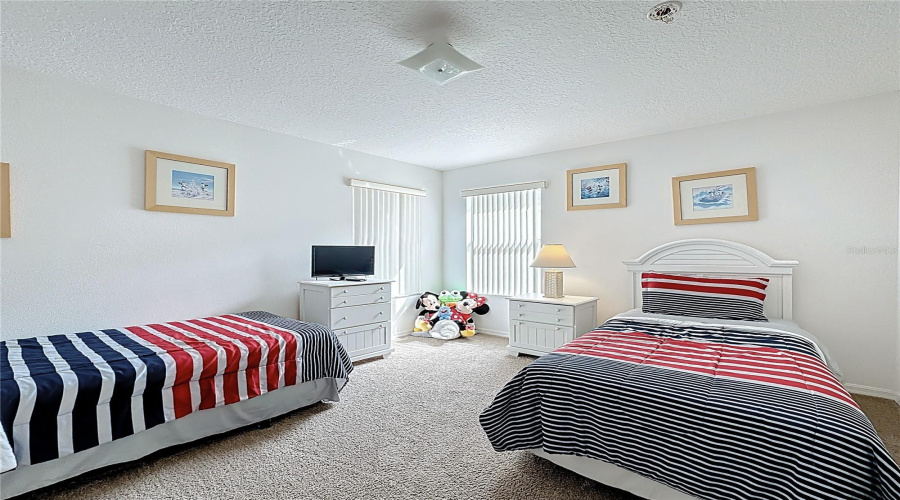 DAVENPORT, Florida 33897, 5 Bedrooms Bedrooms, ,5 BathroomsBathrooms,Residential,For Sale,TUPELO,0,MFRG5102480