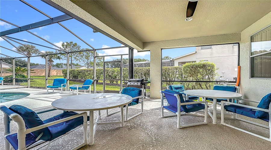 DAVENPORT, Florida 33897, 5 Bedrooms Bedrooms, ,5 BathroomsBathrooms,Residential,For Sale,TUPELO,0,MFRG5102480