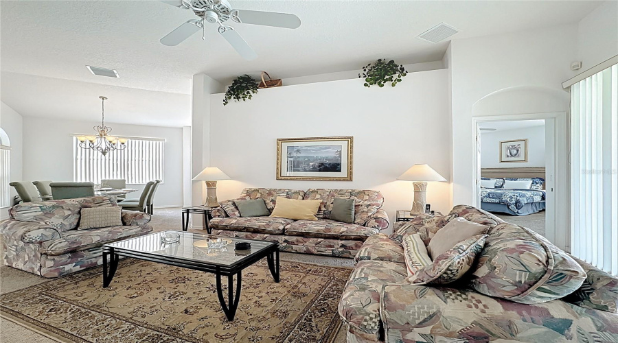 DAVENPORT, Florida 33897, 5 Bedrooms Bedrooms, ,5 BathroomsBathrooms,Residential,For Sale,TUPELO,0,MFRG5102480