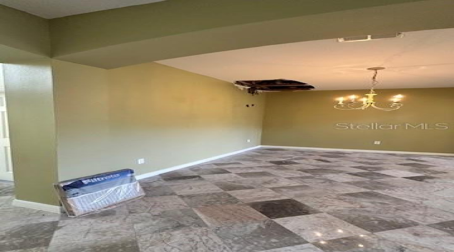 ceiling damage from leak, no damage to roof.