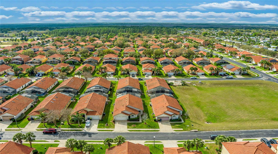 DAVENPORT, Florida 33897, 4 Bedrooms Bedrooms, ,3 BathroomsBathrooms,Residential,For Sale,SARAGOSSA,0,MFRS5121531