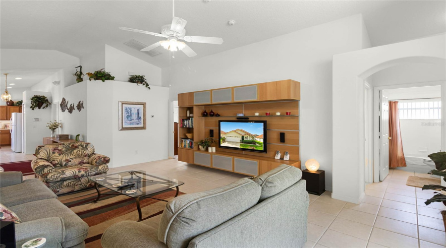 DAVENPORT, Florida 33897, 4 Bedrooms Bedrooms, ,3 BathroomsBathrooms,Residential,For Sale,SARAGOSSA,0,MFRS5121531