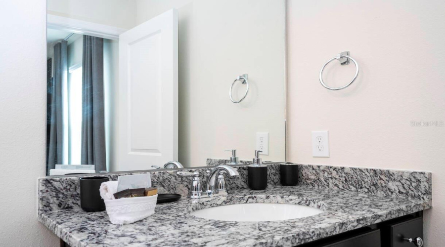 DAVENPORT, Florida 33897, 5 Bedrooms Bedrooms, ,5 BathroomsBathrooms,Residential,For Sale,LILAC,0,MFRO6288239