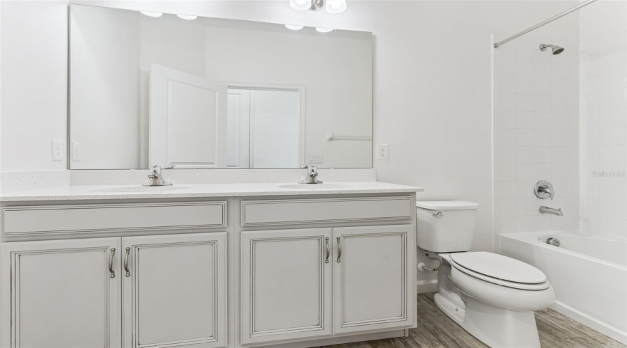 DAVENPORT, Florida 33837, 4 Bedrooms Bedrooms, ,3 BathroomsBathrooms,Residential,For Sale,YORKDALE,0,MFRO6328288